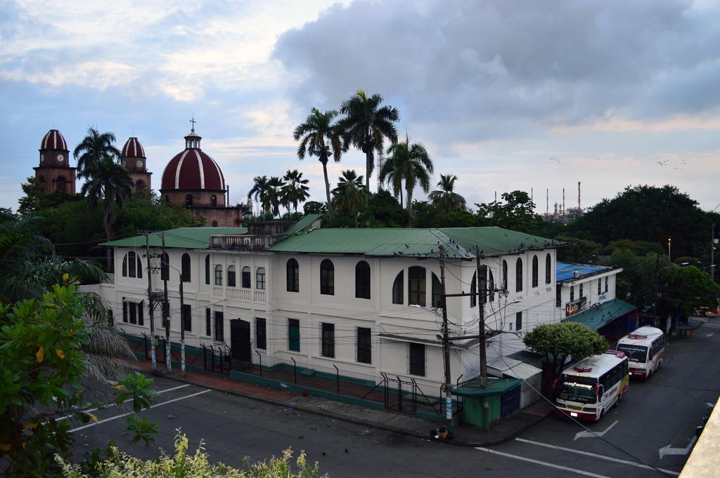 Hotel San Carlos Barrancabermeja Extérieur photo